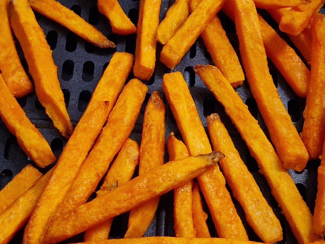 Mirelit édesburgonya forrólevegős fritőzben
