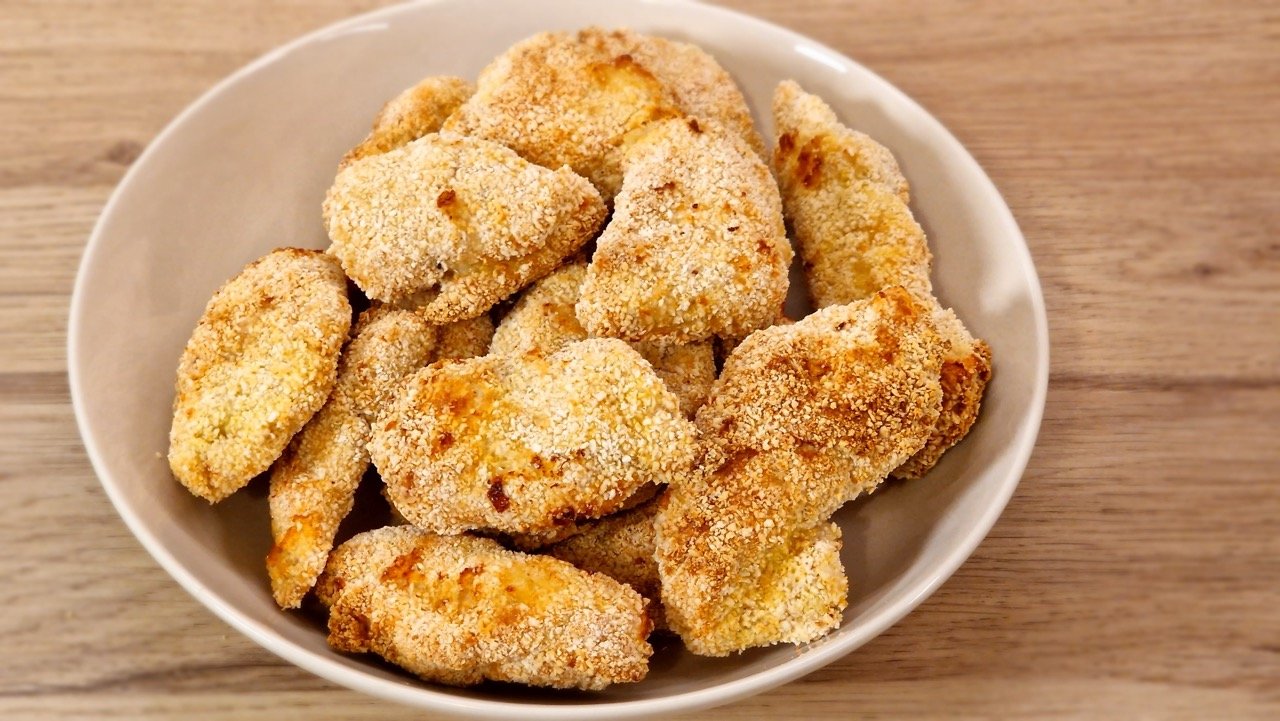 Parmezános csirke nuggets air fryerben sütve