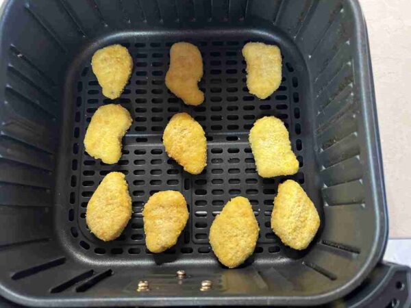 fagyasztott csirke nuggets airfryerben sütés előtt