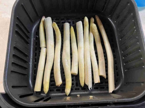 fehér spárga airfryerben