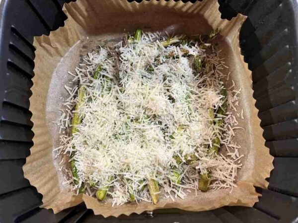 parmezános zöld spárga airfryerben