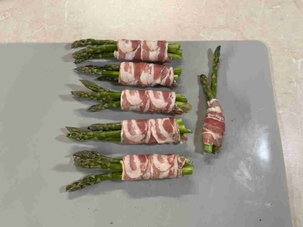 baconbe tekert spárga airfryerben