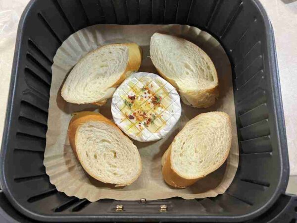 sült camembert airfryerben